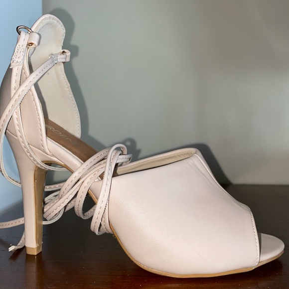 🌼Ardene - Faux Suede Cream Heels - Picture 6 of 9